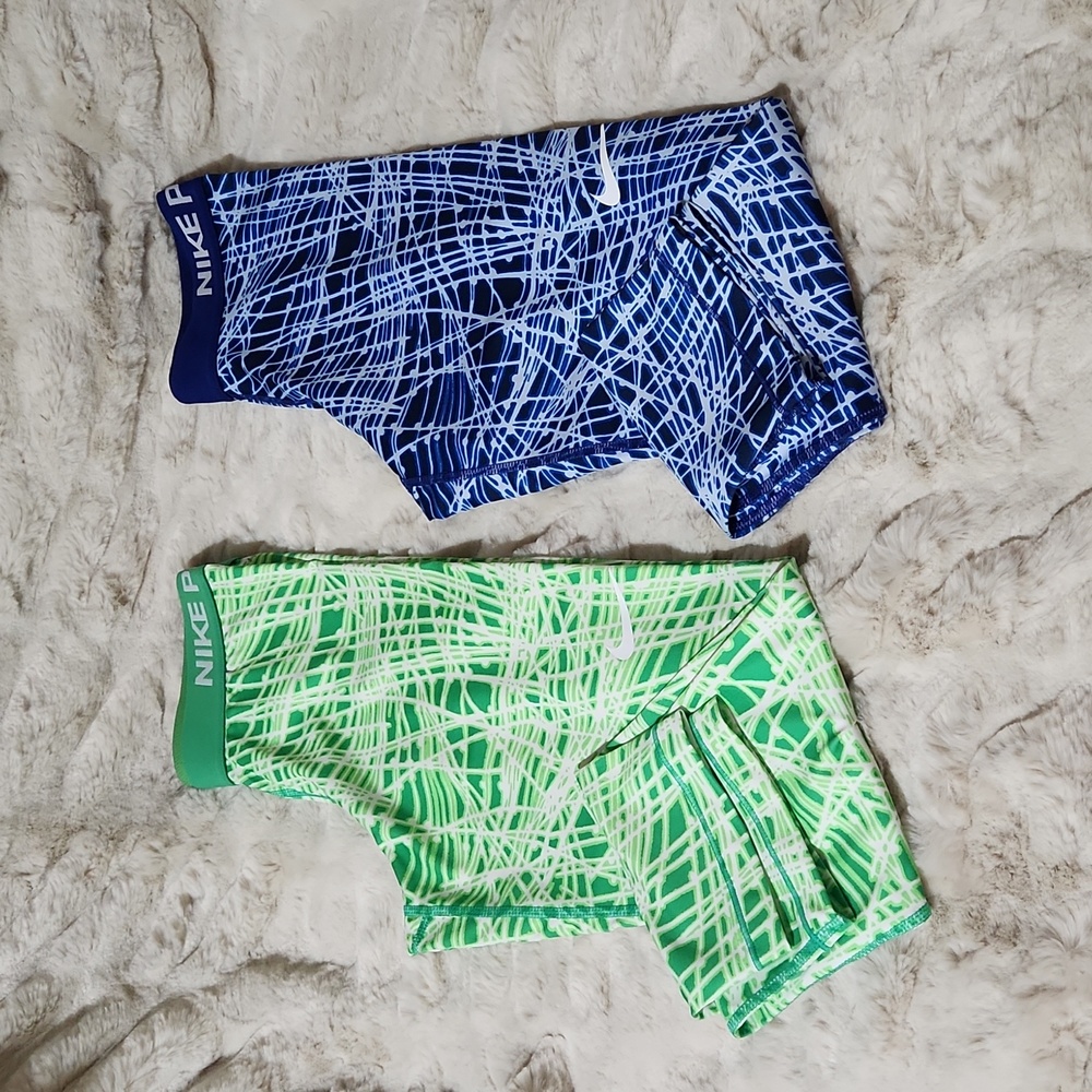 Nike Pro Mid-Rise Cropped Leggings